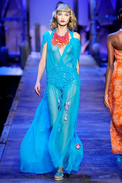 Look 37